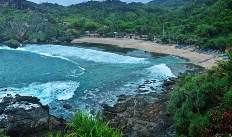 Pantai Siung Gunung Kidul