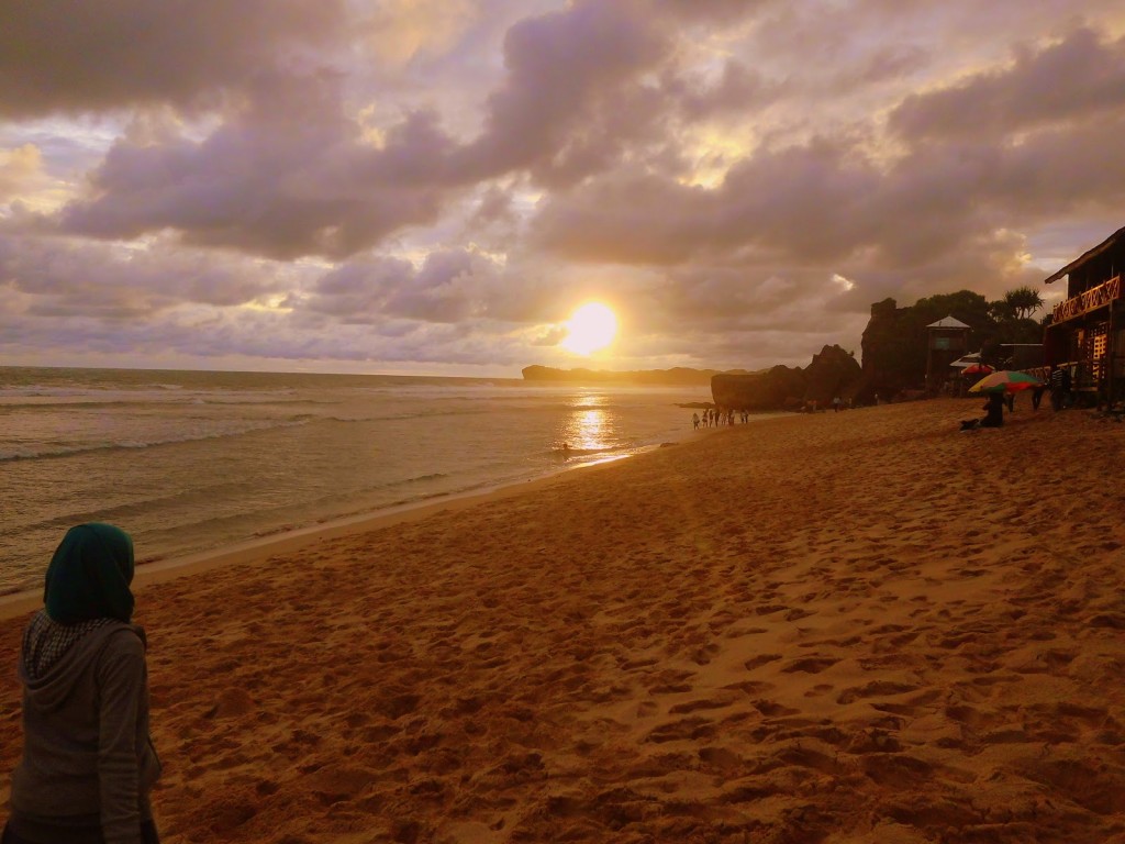 Pantai Indrayanti, Lokasi Dinner Romantis di Pinggir Pantai