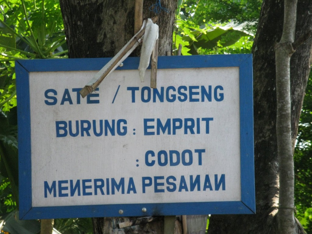 Mencicip Kelezatan Sup Tupai dan Oseng Emprit di Warung Dhahar Pulo Segaran